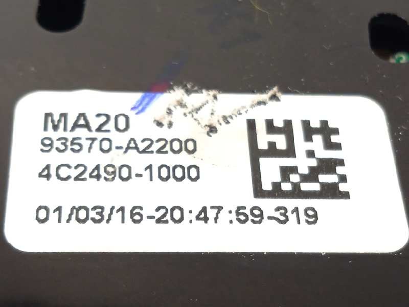 Recambio de mando elevalunas delantero izquierdo para kia cee´d drive referencia OEM IAM 93570A2200  