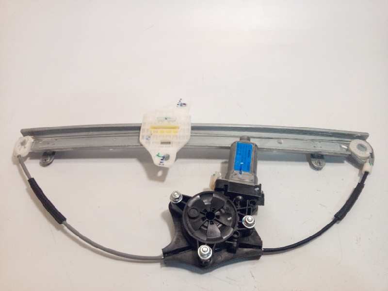 Recambio de elevalunas delantero derecho para hyundai i10 1.0 cat referencia OEM IAM 82402B4110  82460B4000