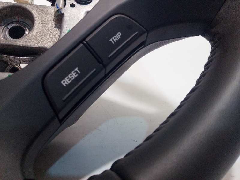 Recambio de volante para hyundai i10 1.0 cat referencia OEM IAM 56110B9100PYN  