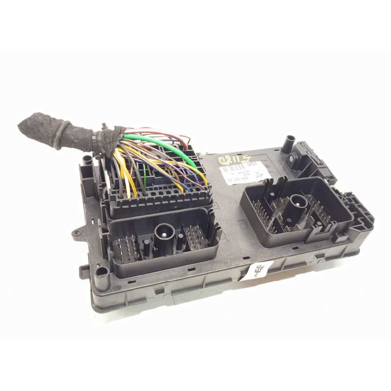 Recambio de caja reles / fusibles para opel insignia sports tourer 2.0 cdti referencia OEM IAM 22933569  