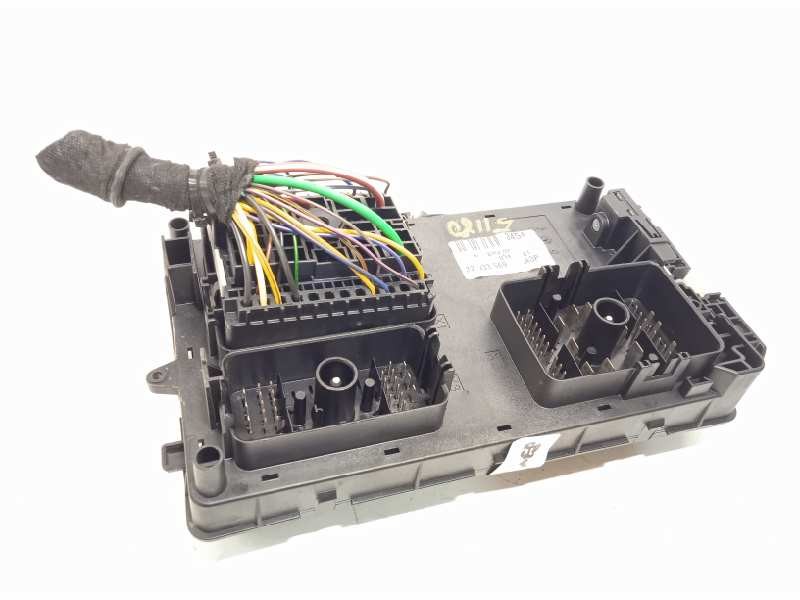 Recambio de caja reles / fusibles para opel insignia sports tourer 2.0 cdti referencia OEM IAM 22933569  