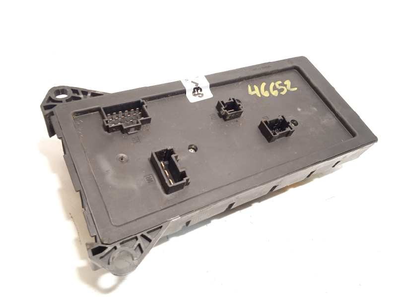 Recambio de caja reles / fusibles para volkswagen crafter combi (2e) combi 30 referencia OEM IAM 9065450201  HVW9065450201