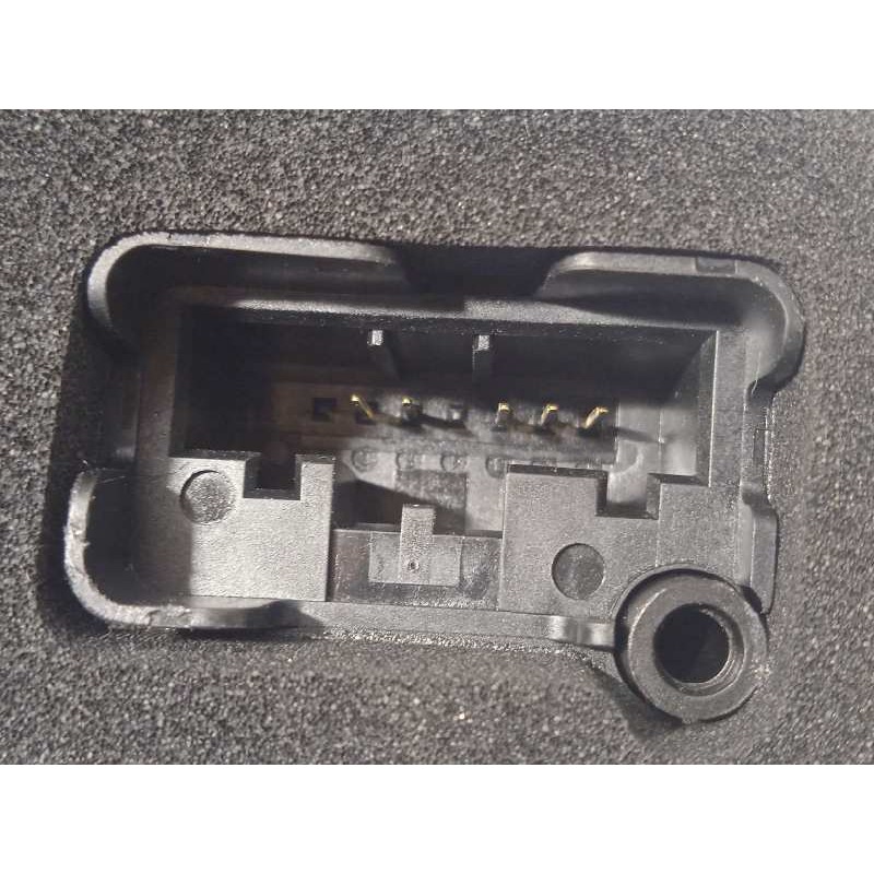 Recambio de cerradura puerta trasera izquierda para volkswagen t-cross 1.0 tsi referencia OEM IAM 10A839015  