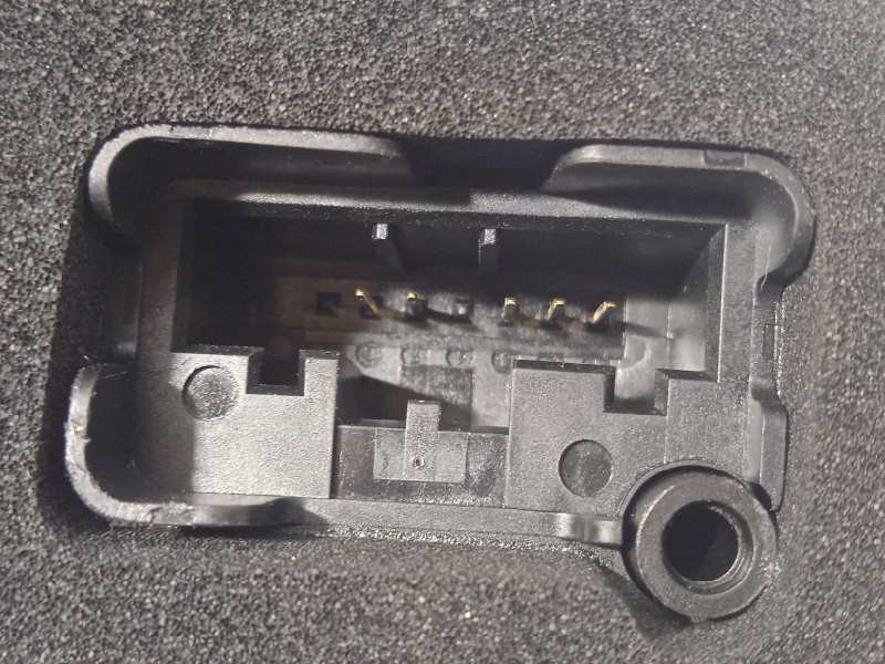 Recambio de cerradura puerta trasera izquierda para volkswagen t-cross 1.0 tsi referencia OEM IAM 10A839015  