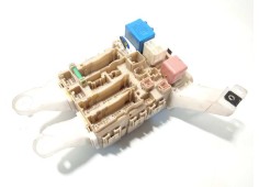 Recambio de caja reles / fusibles para toyota auris active referencia OEM IAM 8273002J70A   2