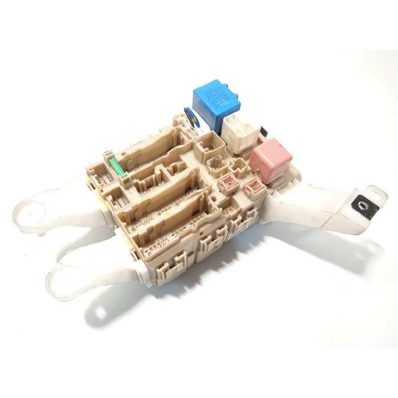 Recambio de caja reles / fusibles para toyota auris active referencia OEM IAM 8273002J70A  