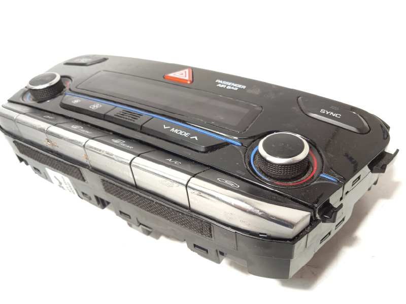 Recambio de mando climatizador para hyundai ioniq hybrid referencia OEM IAM 97250G2050MBI  97250G2050