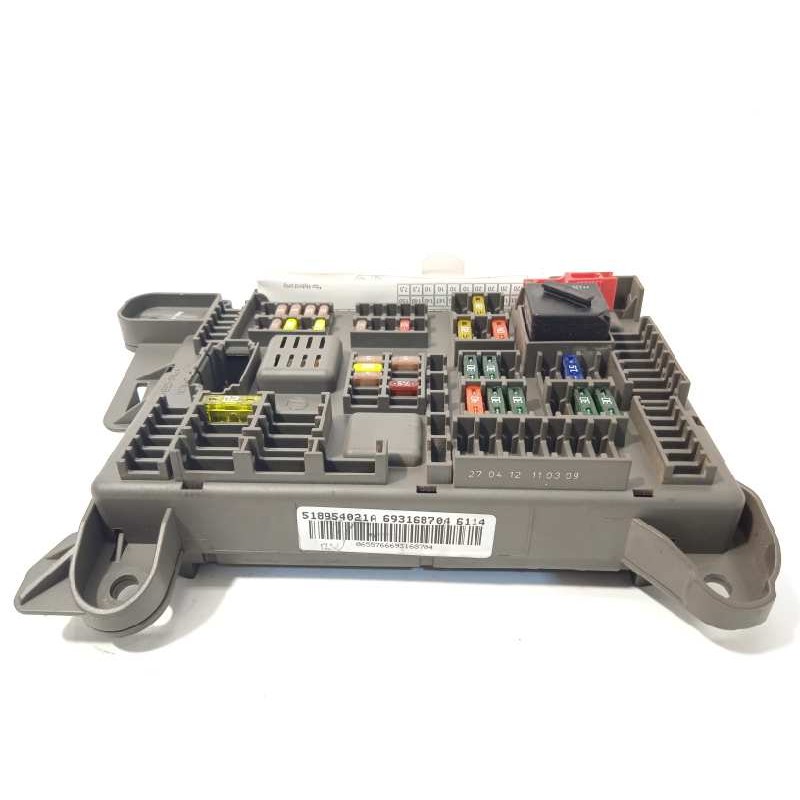 Recambio de caja reles / fusibles para bmw x5 (e70) xdrive40d referencia OEM IAM 6931687 61146931687 518954021A