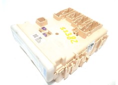 Recambio de caja reles / fusibles para toyota auris hybrid feel! edition referencia OEM IAM 8273012X81   2