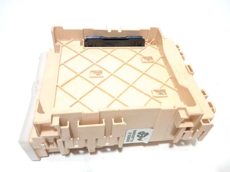 Recambio de caja reles / fusibles para toyota auris hybrid feel! edition referencia OEM IAM 8273012X81  