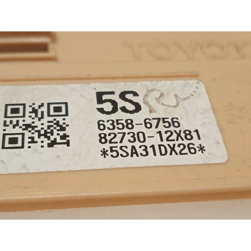 Recambio de caja reles / fusibles para toyota auris hybrid feel! edition referencia OEM IAM 8273012X81  