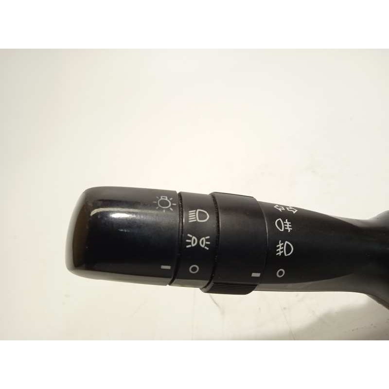 Recambio de mando intermitentes para toyota verso 2.0 d-4d cat referencia OEM IAM 0520017F421  