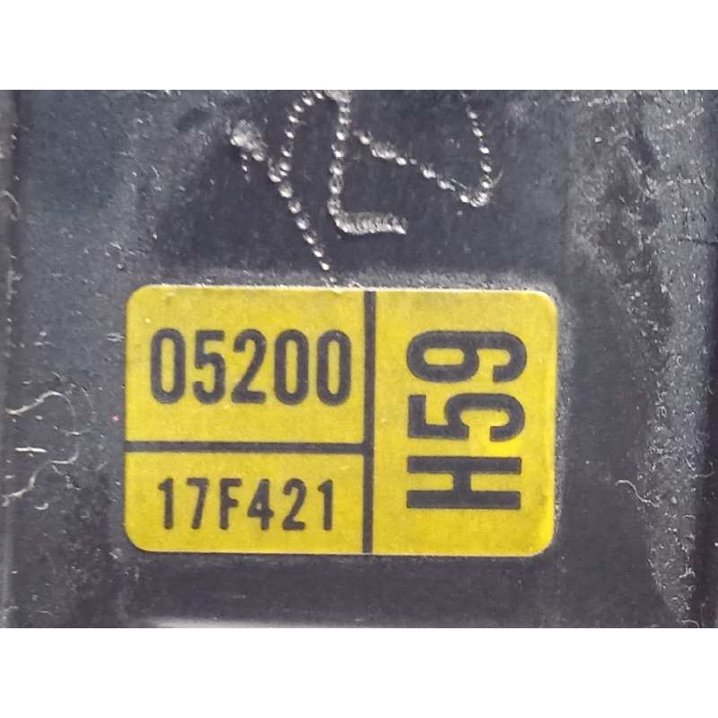 Recambio de mando intermitentes para toyota verso 2.0 d-4d cat referencia OEM IAM 0520017F421  