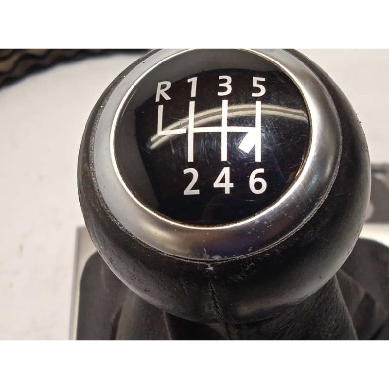 Recambio de palanca cambio para volkswagen passat lim. (362) advance bluemotion referencia OEM IAM 3C0711049AG 1K0711061B 1K0711