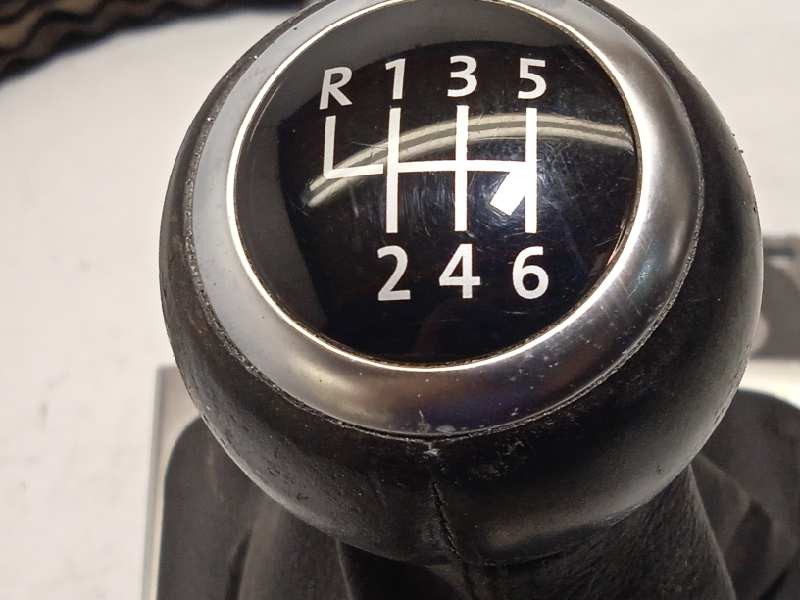 Recambio de palanca cambio para volkswagen passat lim. (362) advance bluemotion referencia OEM IAM 3C0711049AG 1K0711061B 1K0711