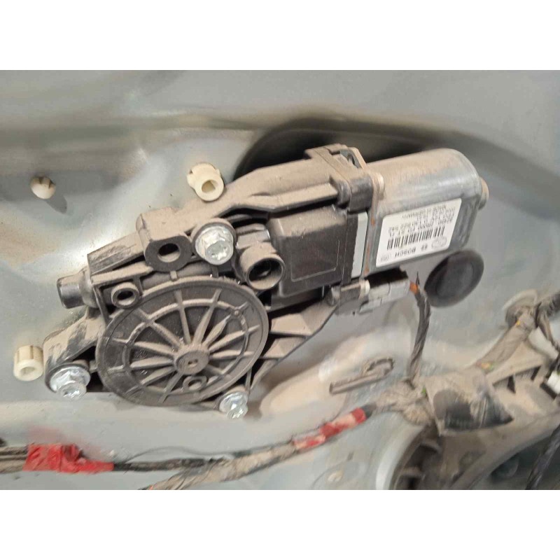 Recambio de puerta delantera izquierda para hyundai i30 1.4 cat referencia OEM IAM 760032R010  