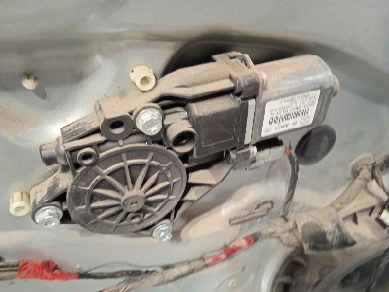 Recambio de puerta delantera izquierda para hyundai i30 1.4 cat referencia OEM IAM 760032R010  