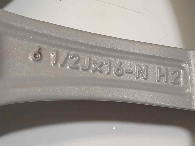 Recambio de llanta para bmw serie 3 touring (g21) 320d referencia OEM IAM 6876921  36116876921