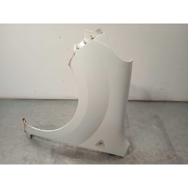 Recambio de aleta delantera izquierda para renault kangoo z.e. referencia OEM IAM 631011587R  