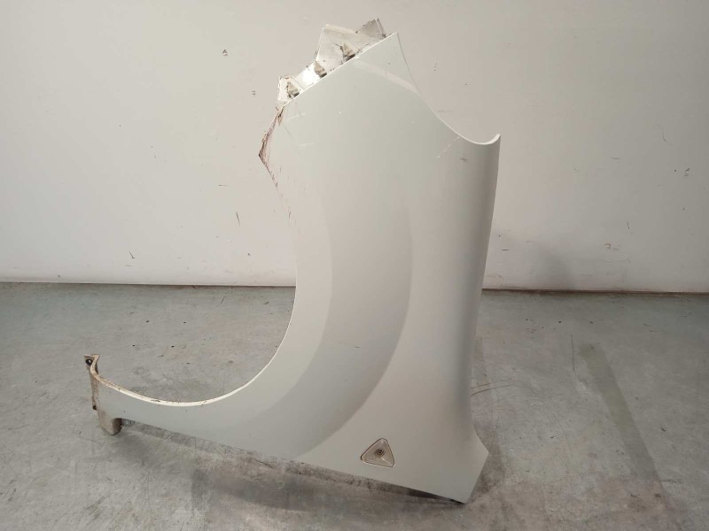 Recambio de aleta delantera izquierda para renault kangoo z.e. referencia OEM IAM 631011587R  