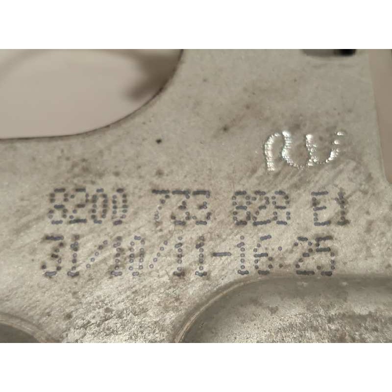 Recambio de elevalunas delantero derecho para dacia duster laureate 4x2 referencia OEM IAM 8200733828  