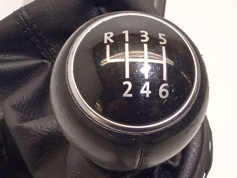 Recambio de palanca cambio para volkswagen touran (1t3) advance referencia OEM IAM 1T0711049BD  