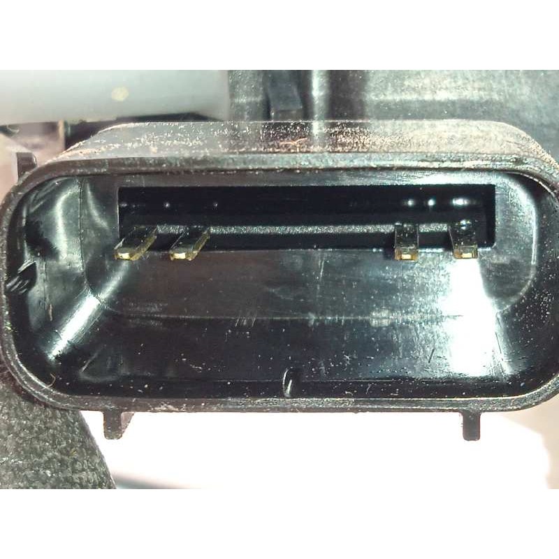 Recambio de cerradura puerta delantera derecha para hyundai i20 1.2 16v cat referencia OEM IAM 81320C8040  