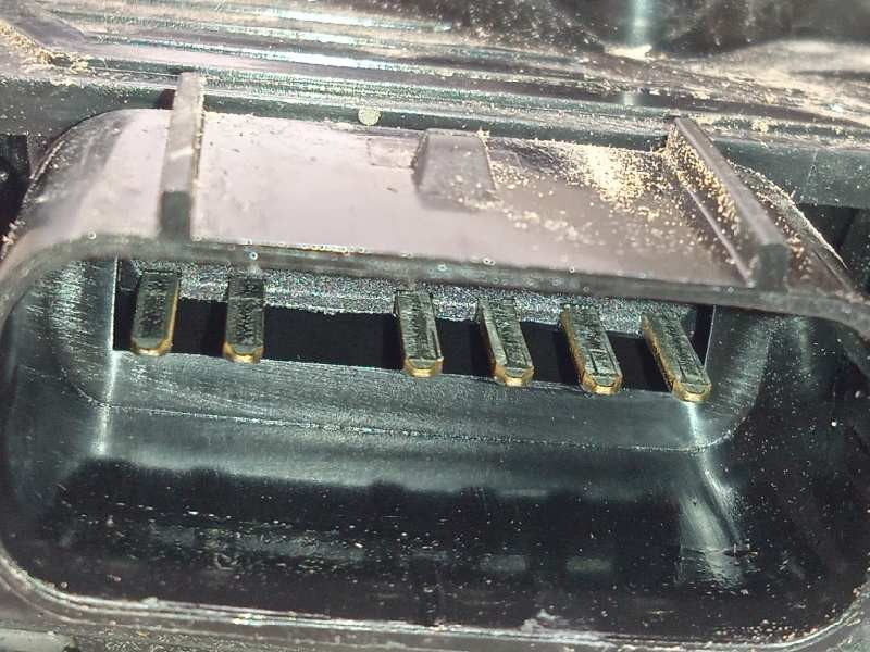 Recambio de cerradura puerta delantera izquierda para hyundai i20 1.2 16v cat referencia OEM IAM 81310C8020  