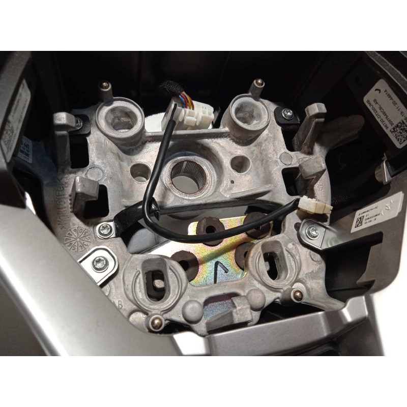 Recambio de volante para hyundai tucson referencia OEM IAM 56100D7AN0TRY  
