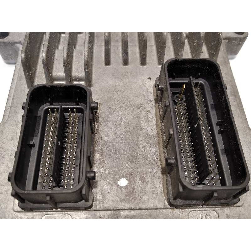 Recambio de centralita motor uce para opel corsa e selective referencia OEM IAM 12679197  