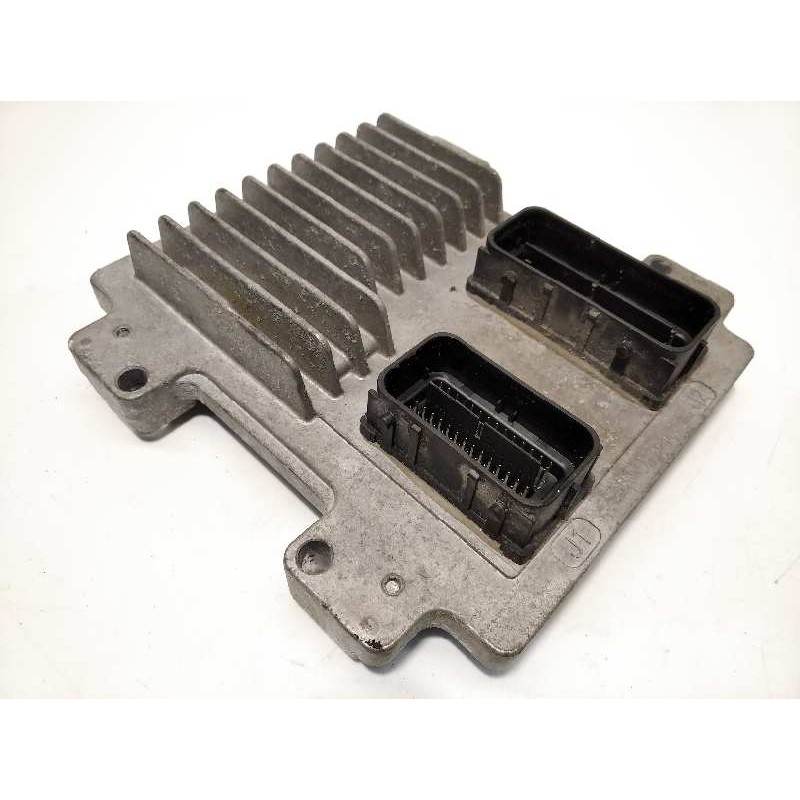 Recambio de centralita motor uce para opel corsa e selective referencia OEM IAM 12679197  