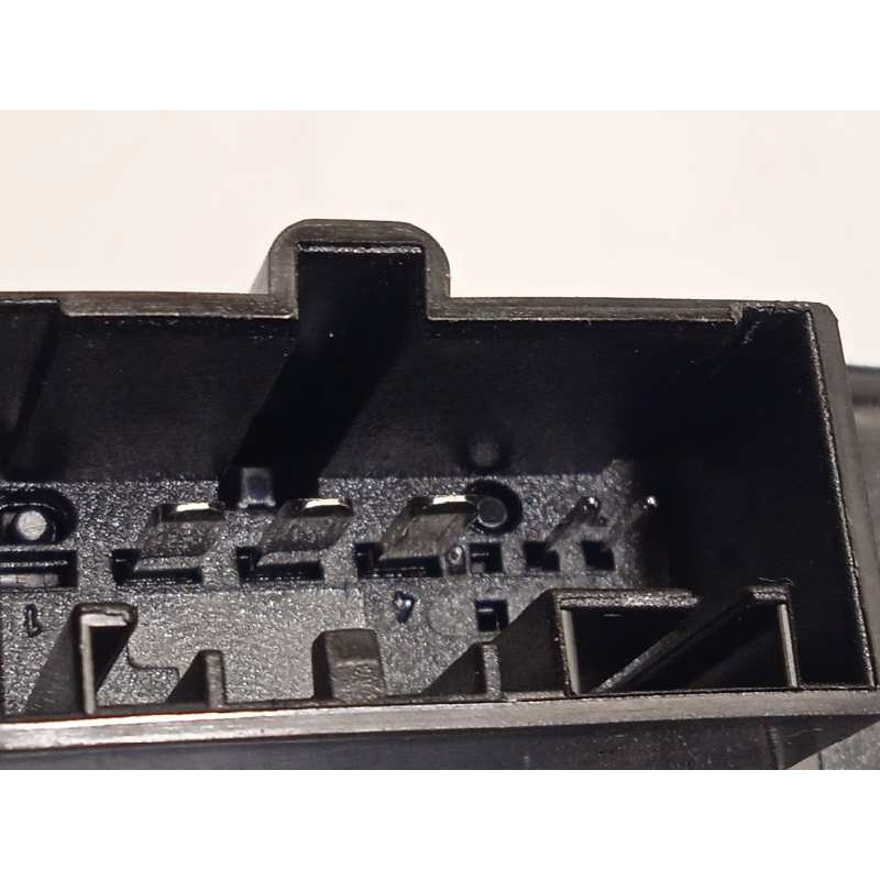 Recambio de elevalunas trasero derecho para skoda fabia familiar 1.0 referencia OEM IAM 5Q0959811E  6V0839462