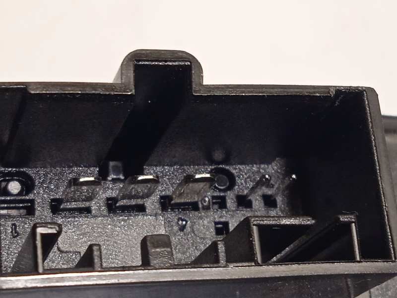 Recambio de elevalunas trasero derecho para skoda fabia familiar 1.0 referencia OEM IAM 5Q0959811E  6V0839462