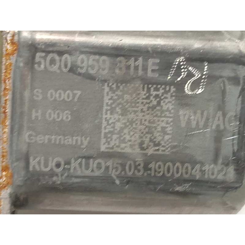 Recambio de elevalunas trasero derecho para skoda fabia familiar 1.0 referencia OEM IAM 5Q0959811E  6V0839462