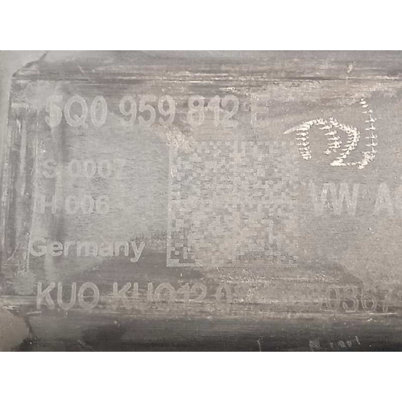 Recambio de elevalunas trasero izquierdo para skoda fabia familiar 1.0 referencia OEM IAM 6V0839461  5Q0959812E