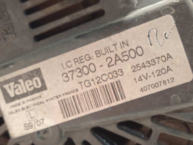 Recambio de alternador para kia cee´d 1.6 crdi cat referencia OEM IAM 373002A500  