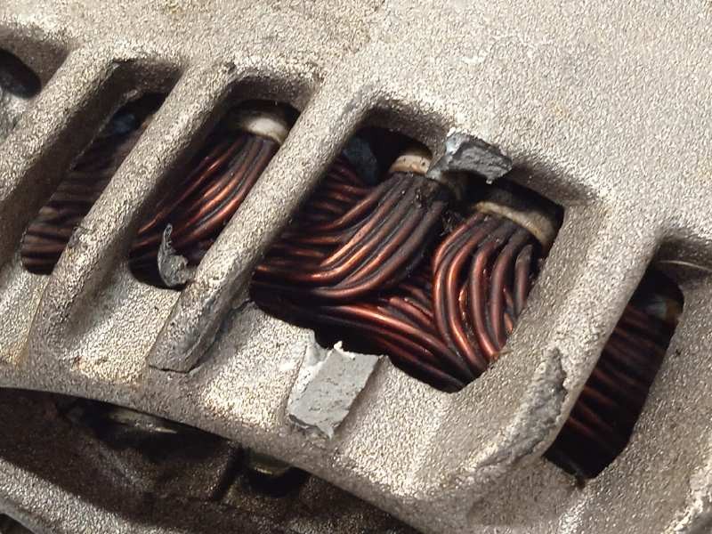 Recambio de alternador para jeep renegade 1.6 m-jet cat referencia OEM IAM 51884351  MS1012101710