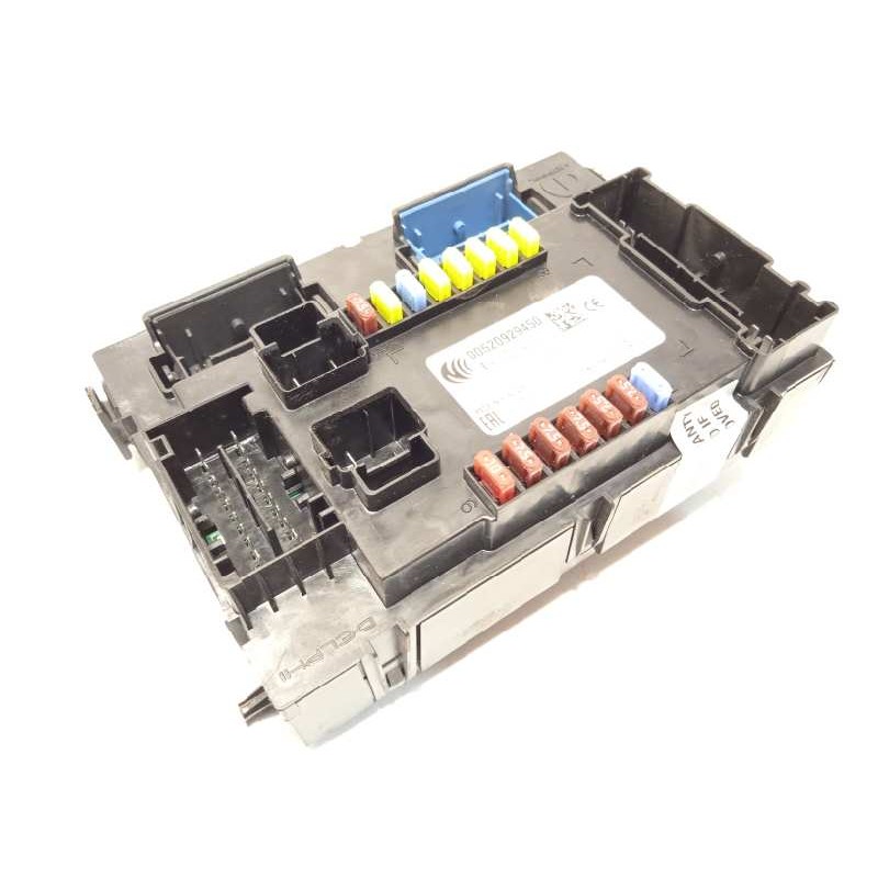 Recambio de caja reles / fusibles para jeep renegade 1.6 m-jet cat referencia OEM IAM 00520929450  520929450