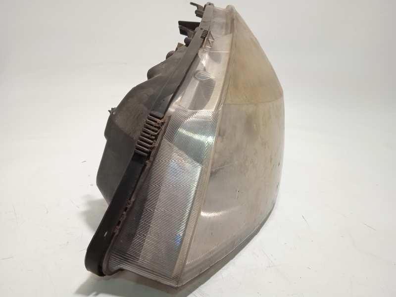 Recambio de faro izquierdo para renault scenic ii 1.5 dci diesel referencia OEM IAM 260605447R  