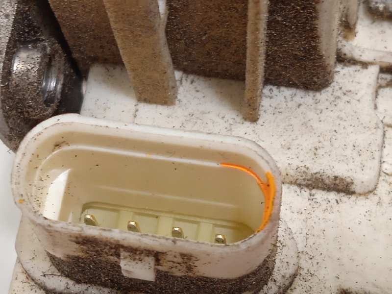 Recambio de cerradura puerta delantera derecha para volkswagen crafter caja cerrada 2.5 tdi dpf referencia OEM IAM A9067201735  