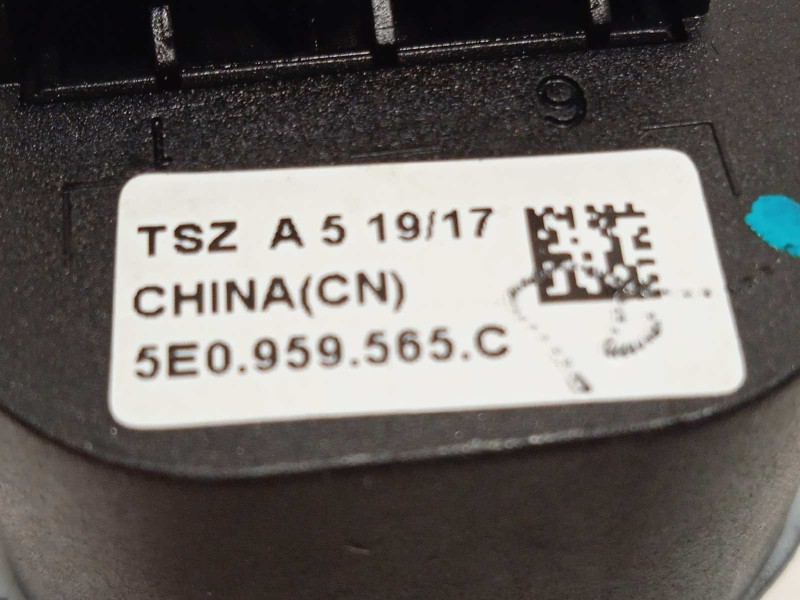 Recambio de mando retrovisor para skoda octavia combi (5e5) rs referencia OEM IAM 5E0959565C  5E0959565CWHI