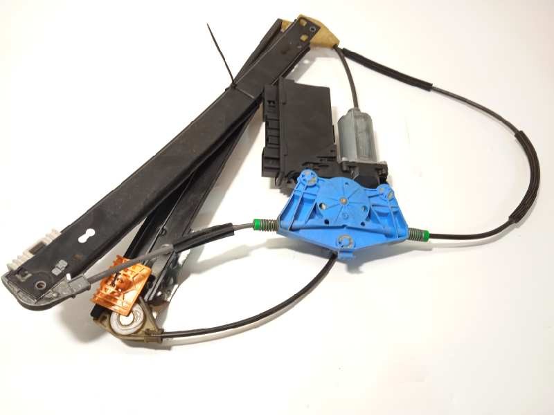 Recambio de elevalunas delantero derecho para audi a4 berlina (8e) 2.0 referencia OEM IAM 8E0837462B  