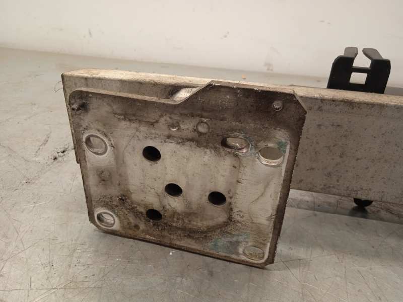 Recambio de refuerzo paragolpes delantero para citroën c4 berlina vtr plus referencia OEM IAM 7106C5  