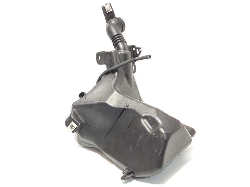 Recambio de deposito limpia para tesla model 3 rwd referencia OEM IAM 164261400A  