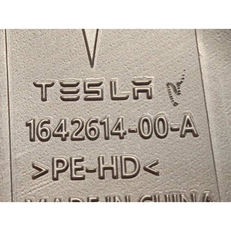 Recambio de deposito limpia para tesla model 3 rwd referencia OEM IAM 164261400A  