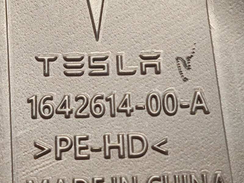 Recambio de deposito limpia para tesla model 3 rwd referencia OEM IAM 164261400A  