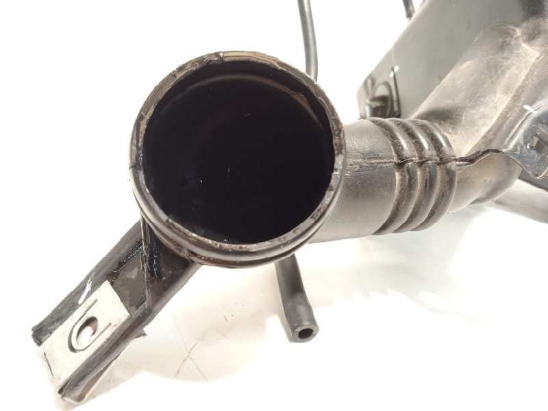 Recambio de deposito limpia para tesla model 3 rwd referencia OEM IAM 164261400A  