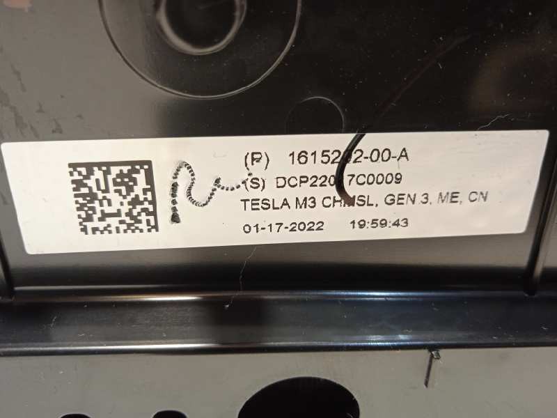 Recambio de luz central de freno para tesla model 3 rwd referencia OEM IAM 161520200A  