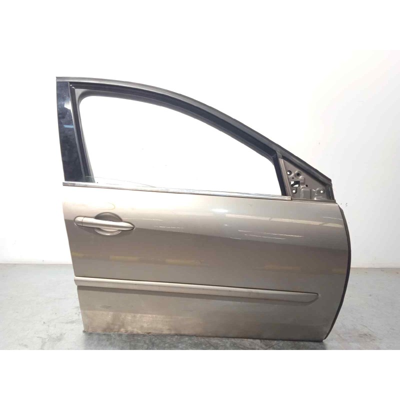 Recambio de puerta delantera derecha para renault laguna grandtour iii dynamique referencia OEM IAM 801000025R  801000036R