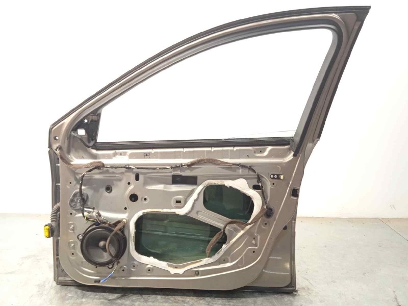 Recambio de puerta delantera derecha para renault laguna grandtour iii dynamique referencia OEM IAM 801000025R  801000036R